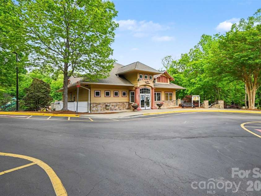 6752 Allness Glen Lane, Charlotte, NC 28269.  MLS# CAR4376482, YatesRealty ID 28852. 