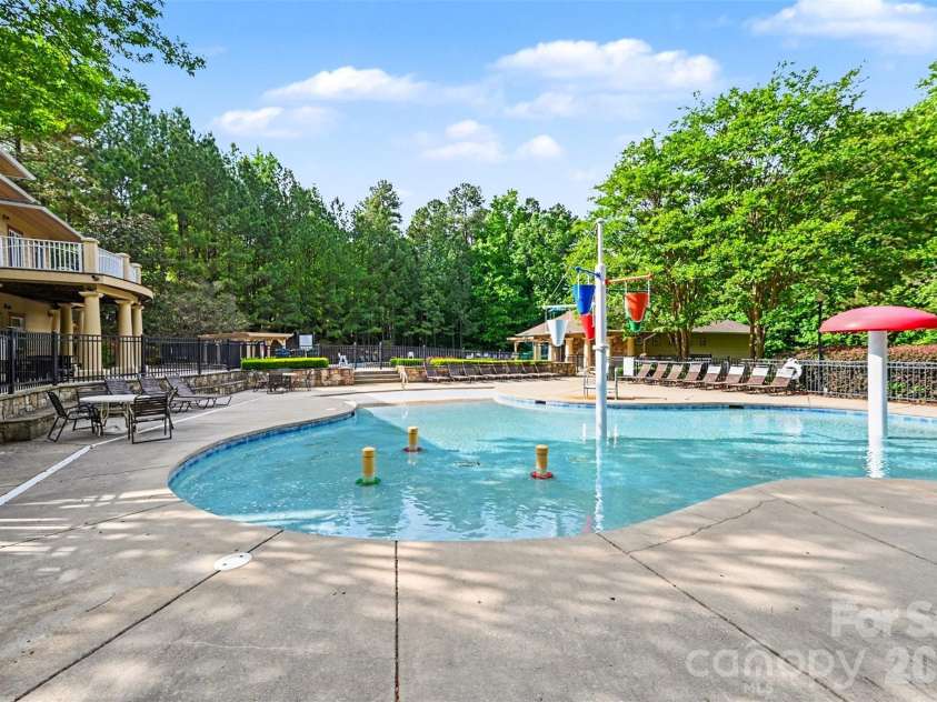 6752 Allness Glen Lane, Charlotte, NC 28269.  MLS# CAR4376482, YatesRealty ID 28852. 