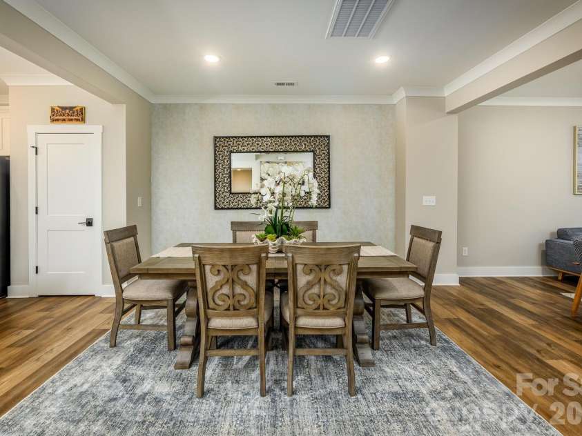 114 Glencoe Lane, Mooresville, NC 28117.  MLS# CAR4364919, YatesRealty ID 28853. Elegant Dining Area