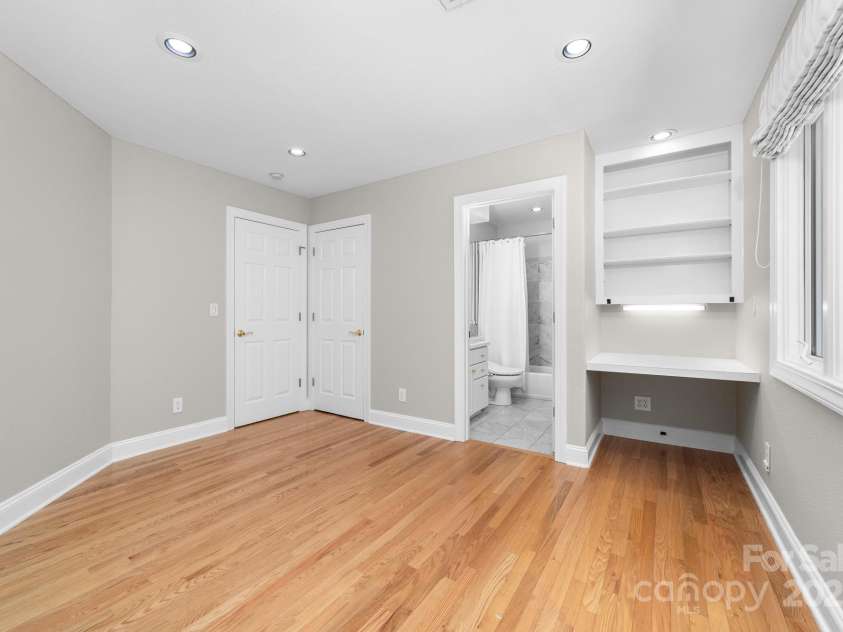 206 Vauxhall Drive, Shelby, NC 28150.  MLS# CAR4285737, YatesRealty ID 28854. Upper-level second ensuite bedroom with built in desk.