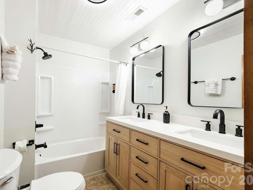 658 Biltmore Circle, Bryson City, NC 28713.  MLS# CAR4388547, YatesRealty ID 28854. 2025 bathroom renovation