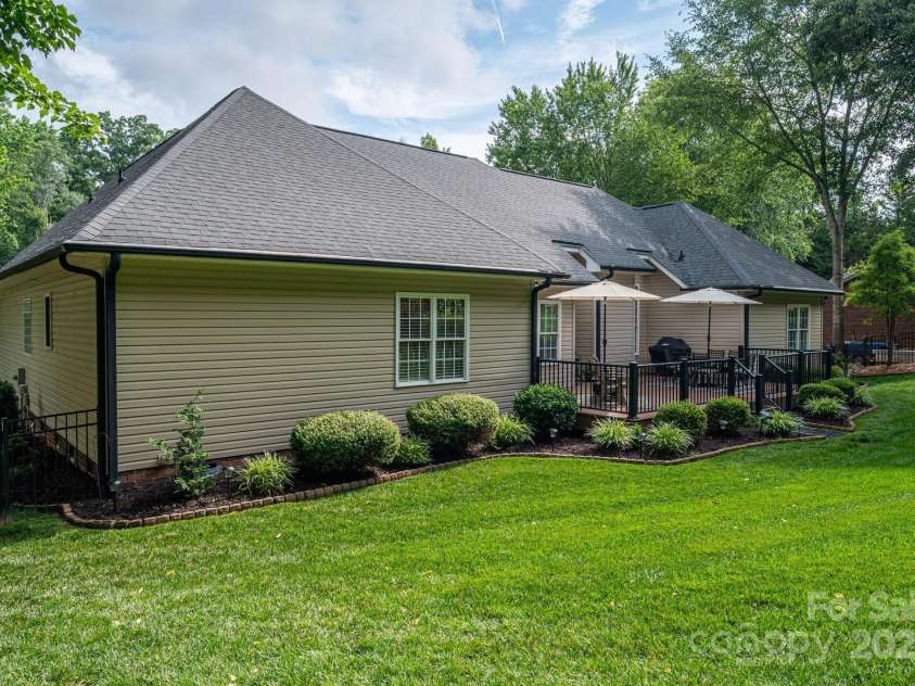 7988 Golf Course Drive, Denver, NC 28037.  MLS# CAR4269916, YatesRealty ID 28855. 