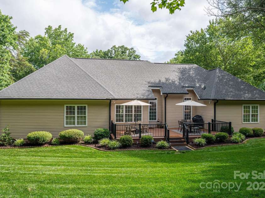 7988 Golf Course Drive, Denver, NC 28037.  MLS# CAR4269916, YatesRealty ID 28855. 