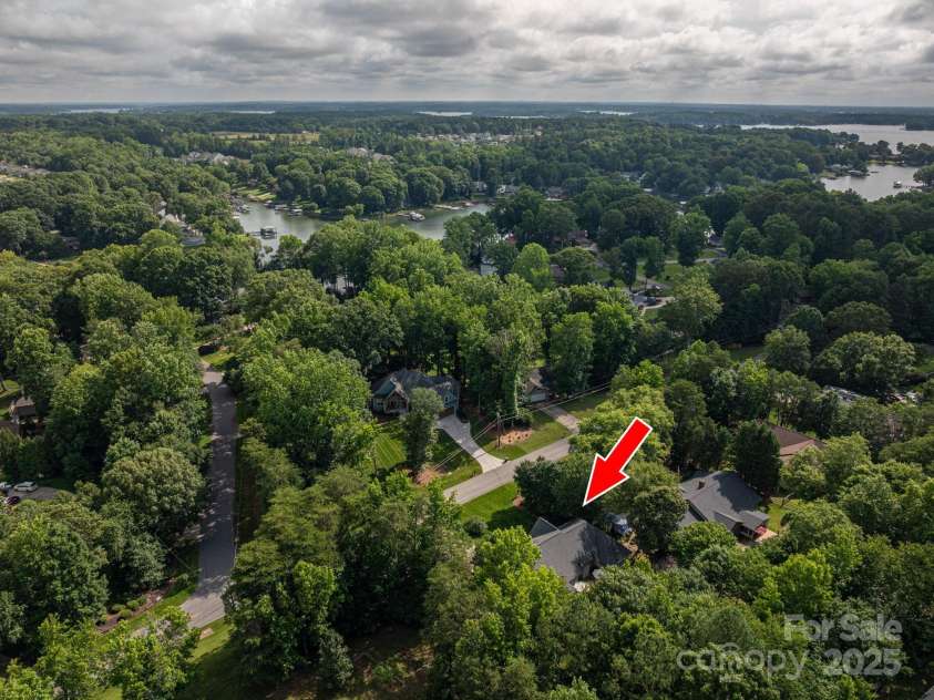 7988 Golf Course Drive, Denver, NC 28037.  MLS# CAR4269916, YatesRealty ID 28855. 