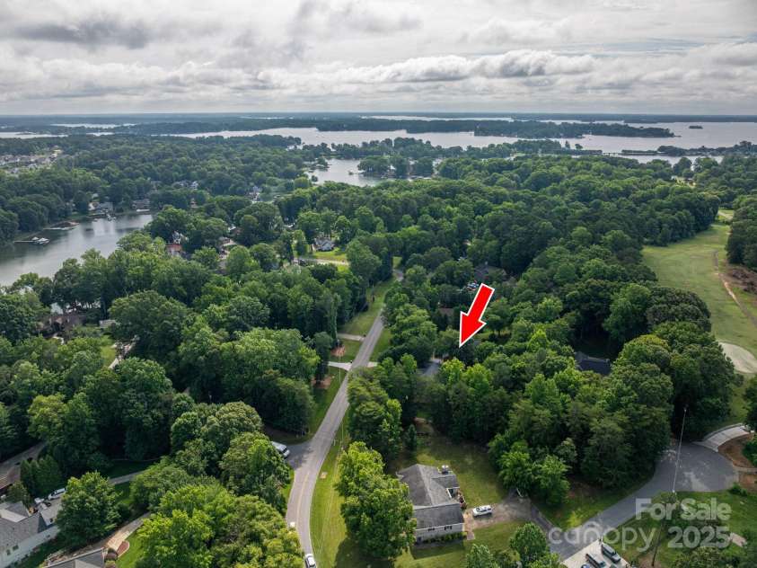 7988 Golf Course Drive, Denver, NC 28037.  MLS# CAR4269916, YatesRealty ID 28855. 