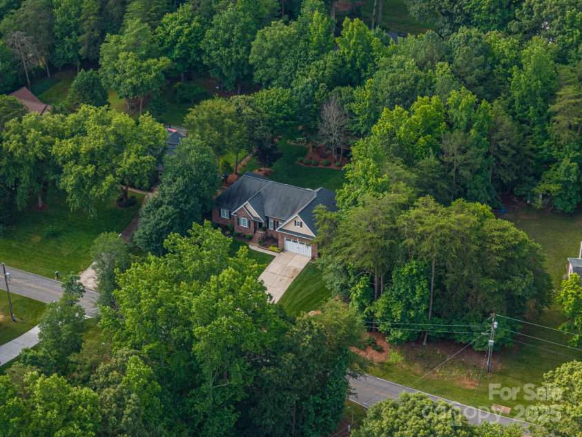 7988 Golf Course Drive, Denver, NC 28037.  MLS# CAR4269916, YatesRealty ID 28855. 