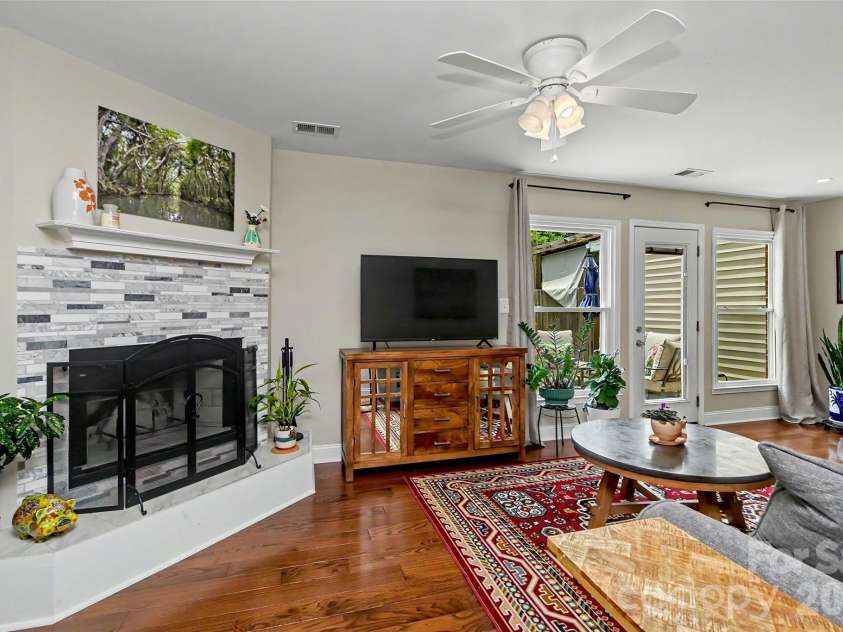 8333 Knights Bridge Road, Charlotte, NC 28210.  MLS# CAR4387477, YatesRealty ID 28856. 