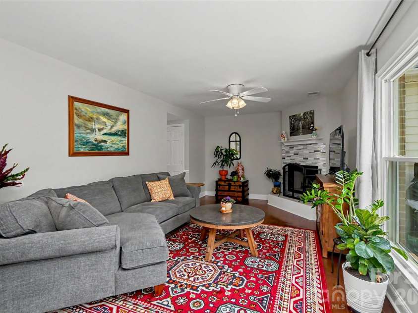 8333 Knights Bridge Road, Charlotte, NC 28210.  MLS# CAR4387477, YatesRealty ID 28856. 