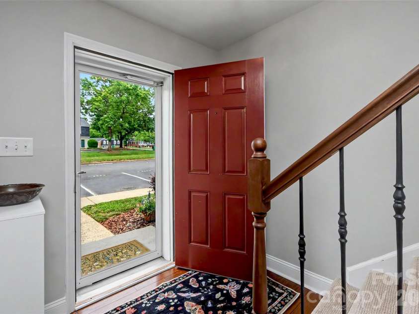8333 Knights Bridge Road, Charlotte, NC 28210.  MLS# CAR4387477, YatesRealty ID 28856. 