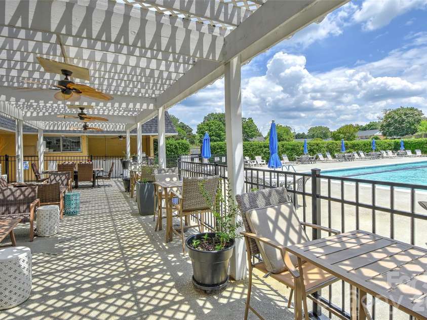8333 Knights Bridge Road, Charlotte, NC 28210.  MLS# CAR4387477, YatesRealty ID 28856. 
