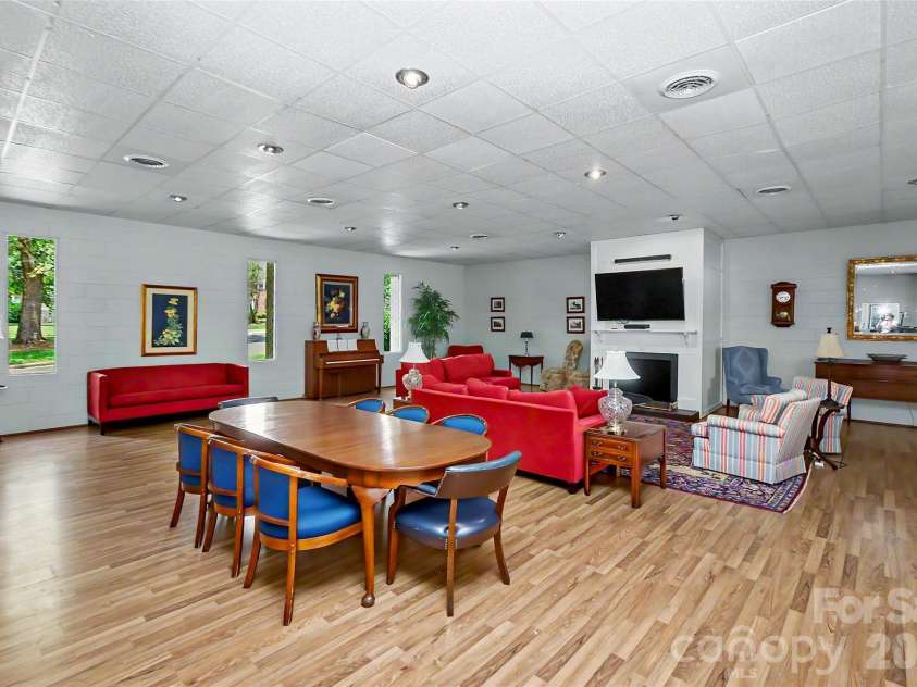 8333 Knights Bridge Road, Charlotte, NC 28210.  MLS# CAR4387477, YatesRealty ID 28856. 