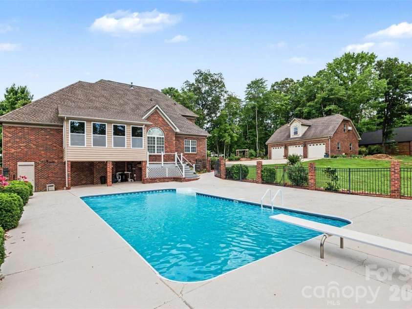 4710 Pimlico Lane, Waxhaw, NC 28173.  MLS# CAR4388493, YatesRealty ID 28857. 
