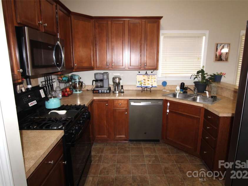 534 Pennyfields Lane, Clover, SC 29710.  MLS# CAR4285408, YatesRealty ID 28857. 