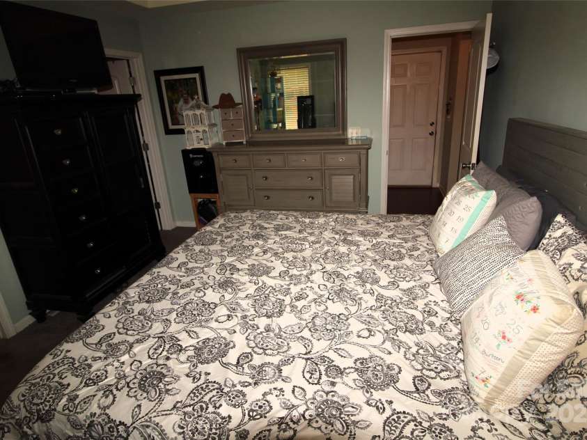 534 Pennyfields Lane, Clover, SC 29710.  MLS# CAR4285408, YatesRealty ID 28857. 