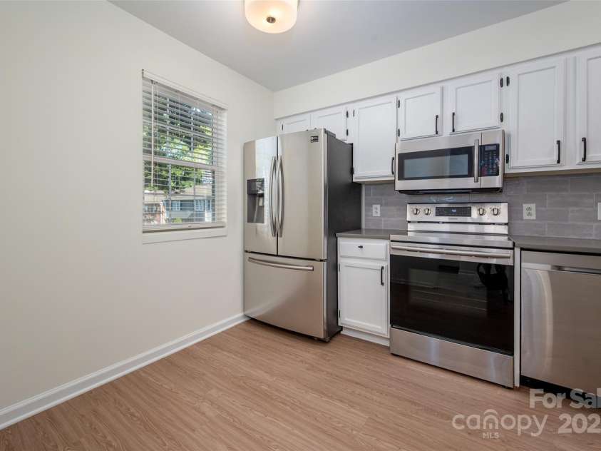 6013 Heath Valley Road, Charlotte, NC 28210.  MLS# CAR4276704, YatesRealty ID 28858. 
