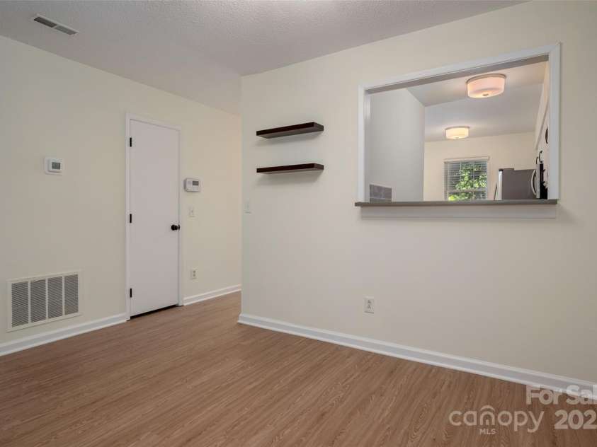 6013 Heath Valley Road, Charlotte, NC 28210.  MLS# CAR4276704, YatesRealty ID 28858. 