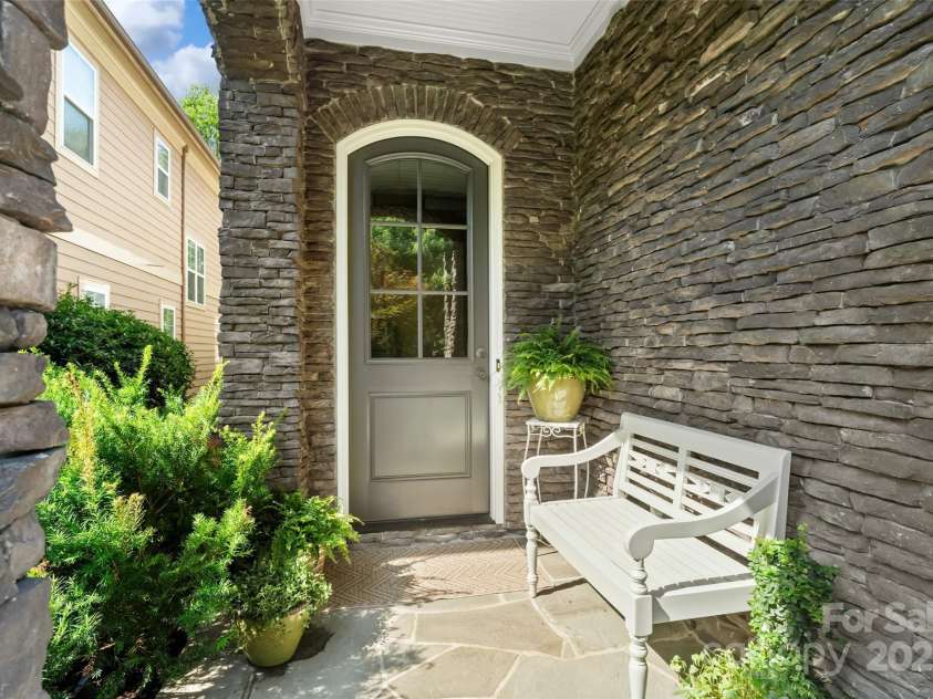 115 Boyce Road, Charlotte, NC 28211.  MLS# CAR4276477, YatesRealty ID 28859. 