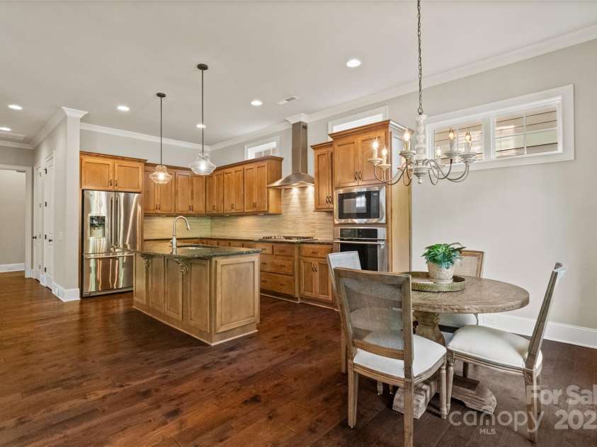 115 Boyce Road, Charlotte, NC 28211.  MLS# CAR4276477, YatesRealty ID 28859. 