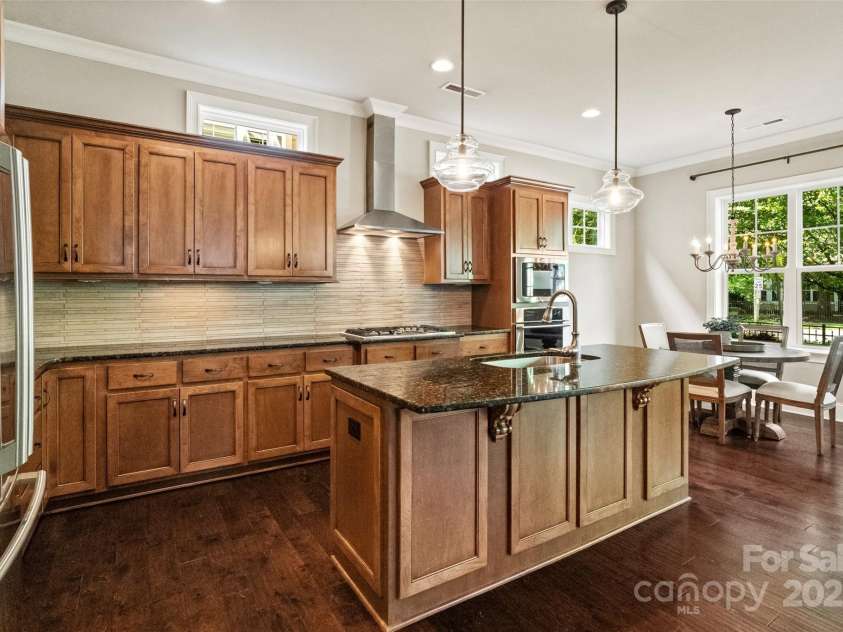 115 Boyce Road, Charlotte, NC 28211.  MLS# CAR4276477, YatesRealty ID 28859. 