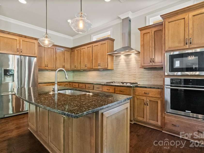 115 Boyce Road, Charlotte, NC 28211.  MLS# CAR4276477, YatesRealty ID 28859. 