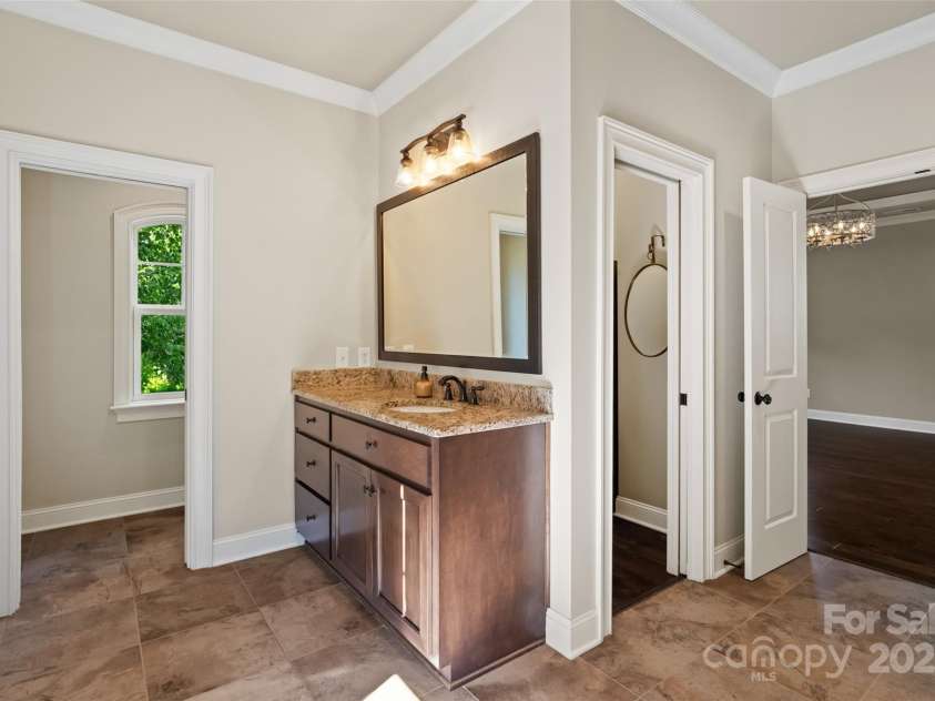115 Boyce Road, Charlotte, NC 28211.  MLS# CAR4276477, YatesRealty ID 28859. 