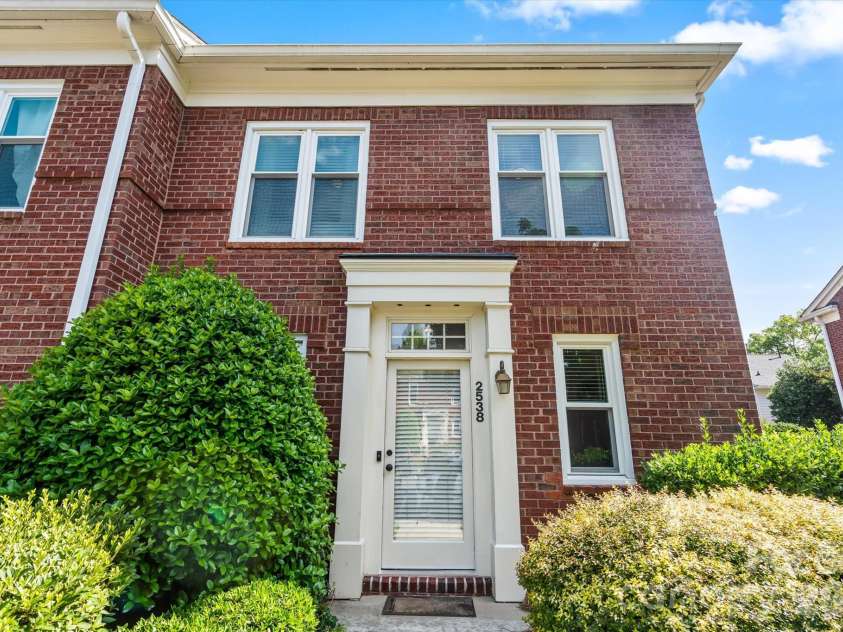 2538 Dilworth Heights Lane, Charlotte, NC 28209.  MLS# CAR4383701, YatesRealty ID 28859. 
