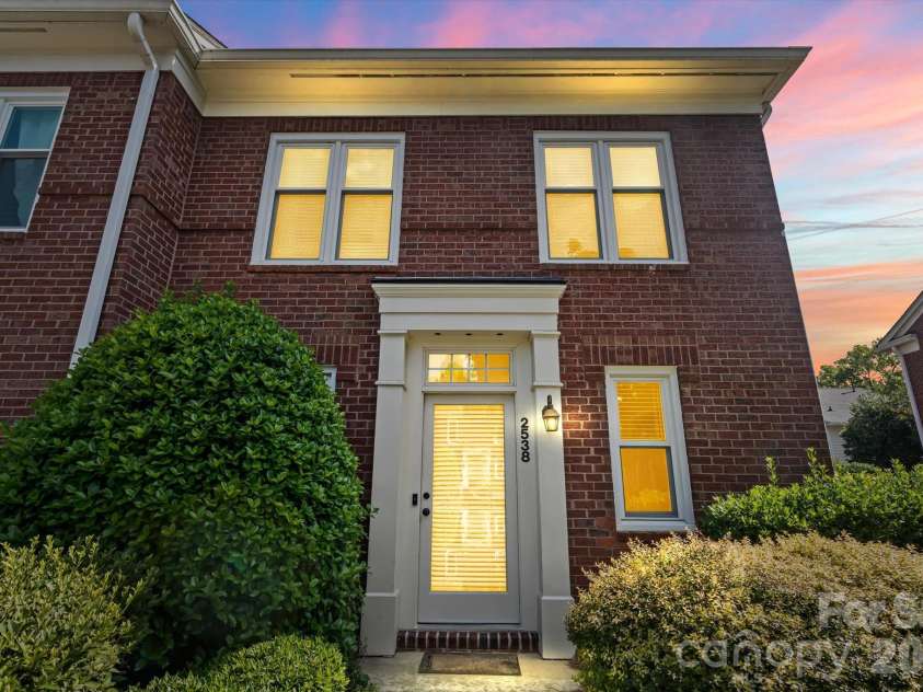 2538 Dilworth Heights Lane, Charlotte, NC 28209.  MLS# CAR4383701, YatesRealty ID 28859. 
