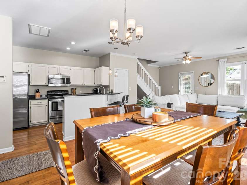 2538 Dilworth Heights Lane, Charlotte, NC 28209.  MLS# CAR4383701, YatesRealty ID 28859. 