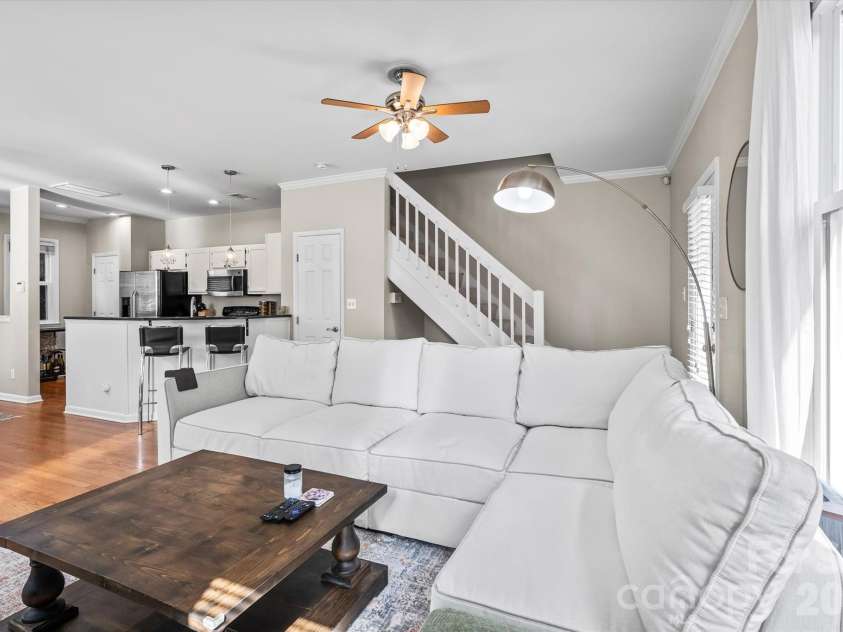 2538 Dilworth Heights Lane, Charlotte, NC 28209.  MLS# CAR4383701, YatesRealty ID 28859. 