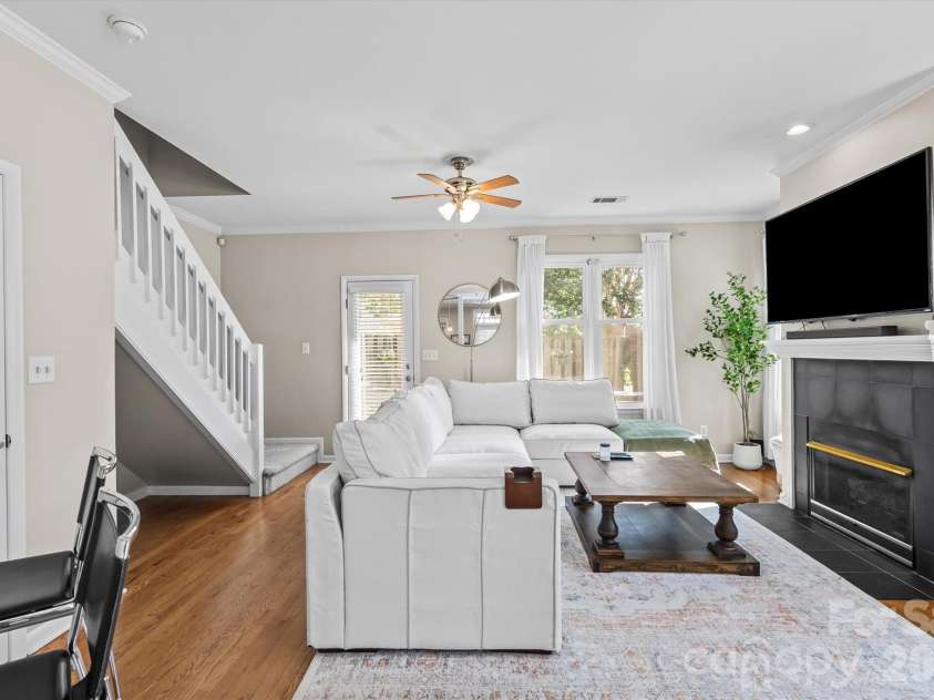 2538 Dilworth Heights Lane, Charlotte, NC 28209.  MLS# CAR4383701, YatesRealty ID 28859. 