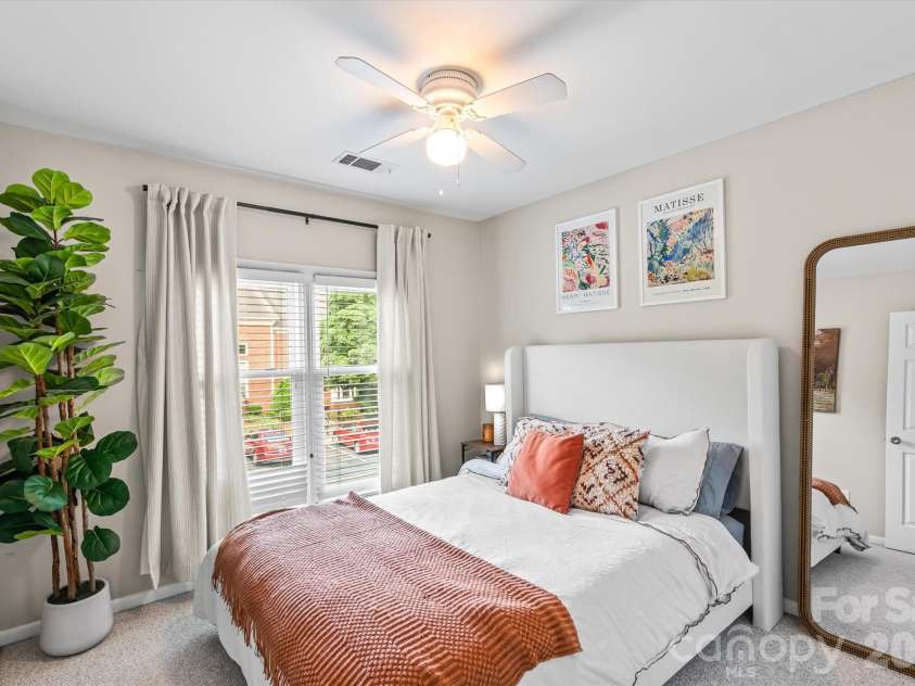 2538 Dilworth Heights Lane, Charlotte, NC 28209.  MLS# CAR4383701, YatesRealty ID 28859. 