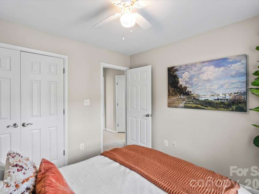 2538 Dilworth Heights Lane, Charlotte, NC 28209.  MLS# CAR4383701, YatesRealty ID 28859. 