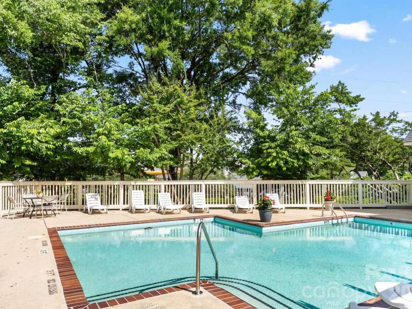 2538 Dilworth Heights Lane, Charlotte, NC 28209.  MLS# CAR4383701, YatesRealty ID 28859. 
