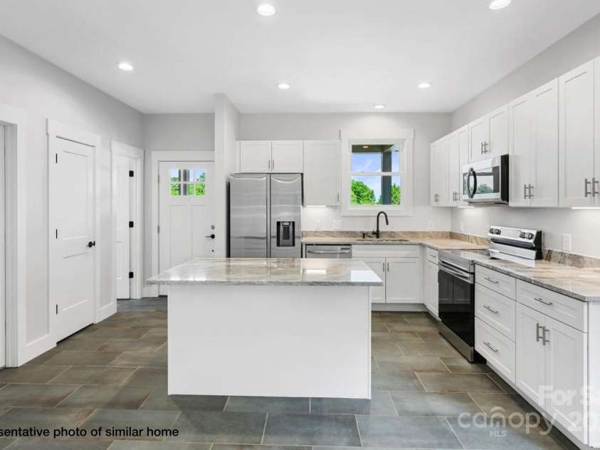 35 Loblolly Lane, Asheville, NC 28803.  MLS# CAR4228836, YatesRealty ID 2886. 