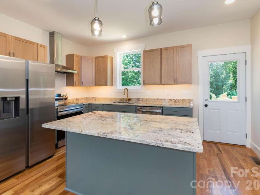 35 Loblolly Lane, Asheville, NC 28803.  MLS# CAR4228836, YatesRealty ID 2886. Kitchen