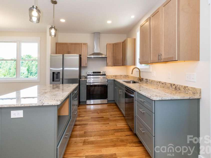 35 Loblolly Lane, Asheville, NC 28803.  MLS# CAR4228836, YatesRealty ID 2886. Kitchen