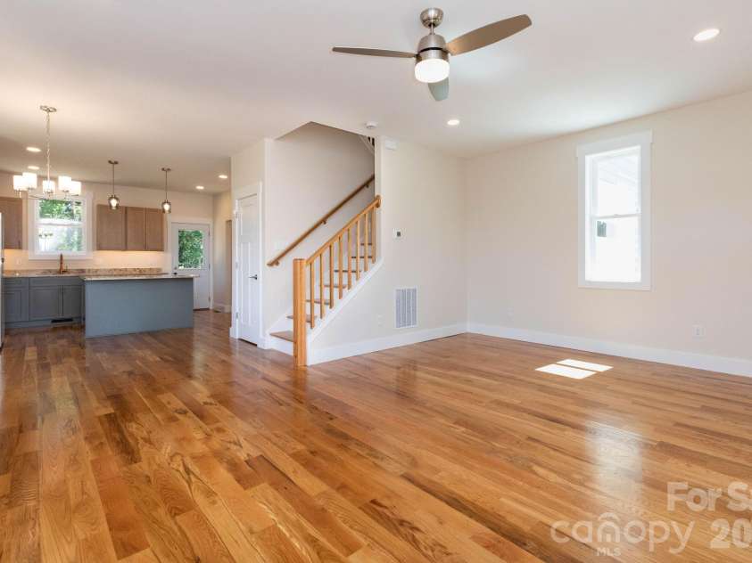 35 Loblolly Lane, Asheville, NC 28803.  MLS# CAR4228836, YatesRealty ID 2886. Living / Dining Area