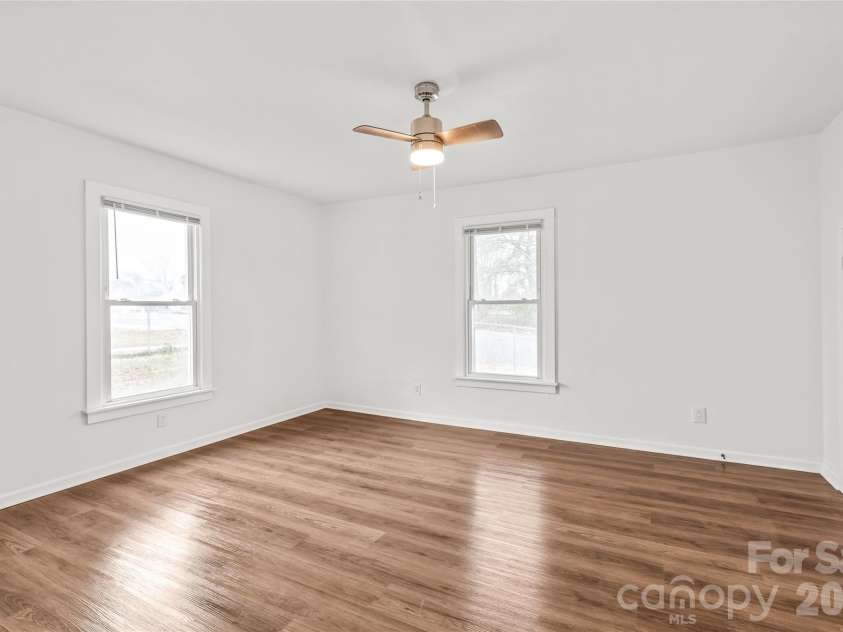 417 Broad Street, Gastonia, NC 28052.  MLS# CAR4335095, YatesRealty ID 2886. 