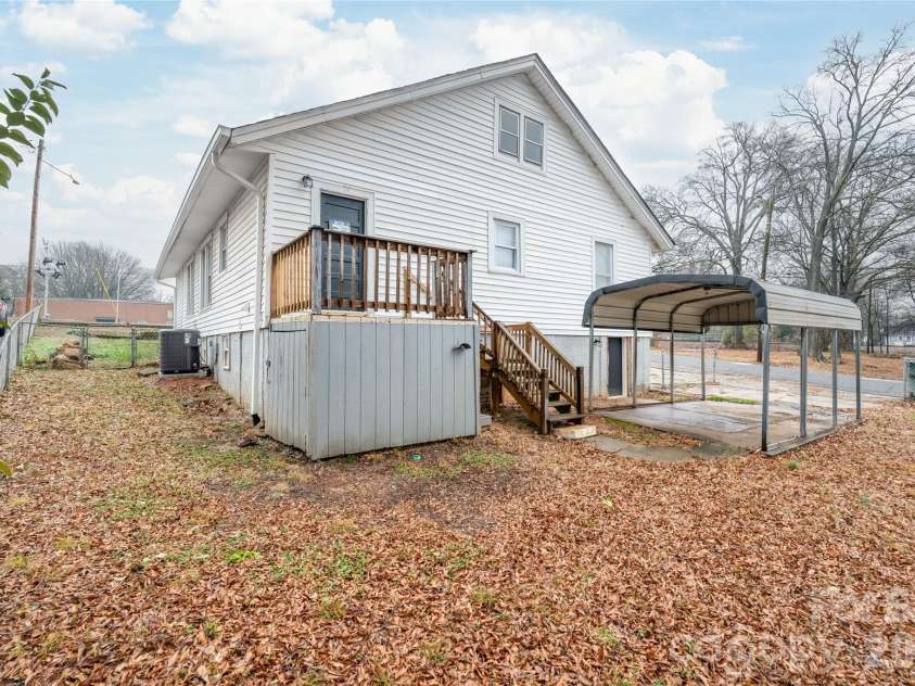 417 Broad Street, Gastonia, NC 28052.  MLS# CAR4335095, YatesRealty ID 2886. 