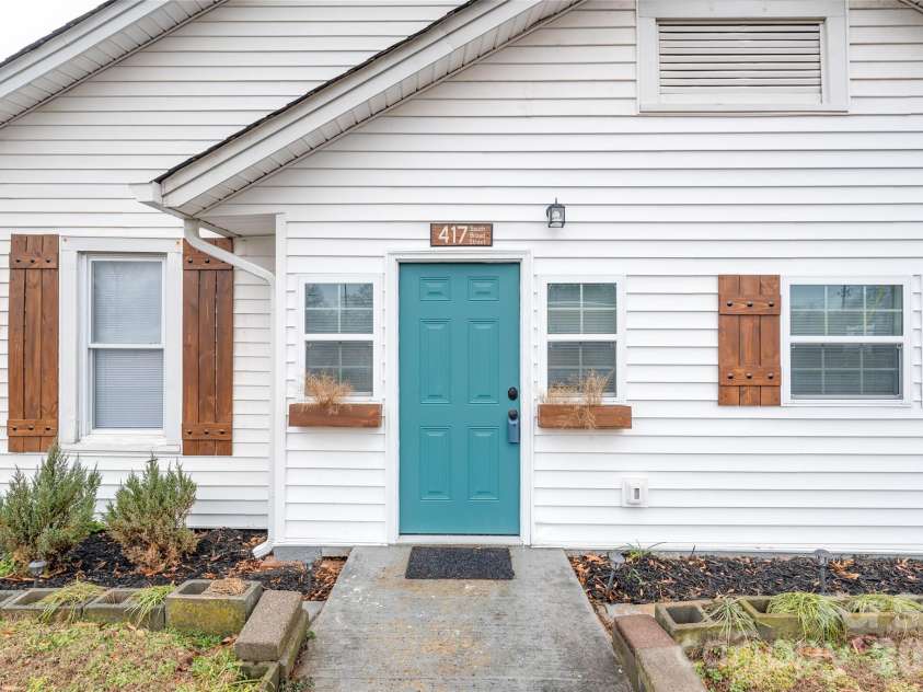 417 Broad Street, Gastonia, NC 28052.  MLS# CAR4335095, YatesRealty ID 2886. 