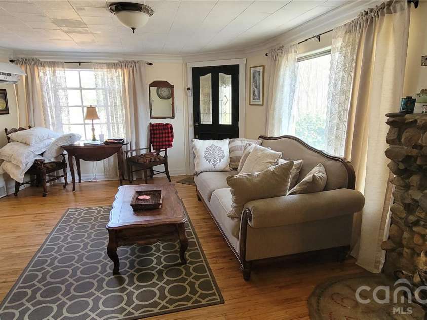 1740 Hollywood Drive, Salisbury, NC 28144.  MLS# CAR4387058, YatesRealty ID 28860. 