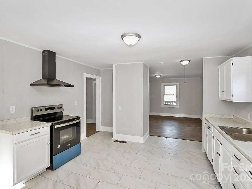 209 Fairdale Street, Kings Mountain, NC 28086.  MLS# CAR4285860, YatesRealty ID 28860. 