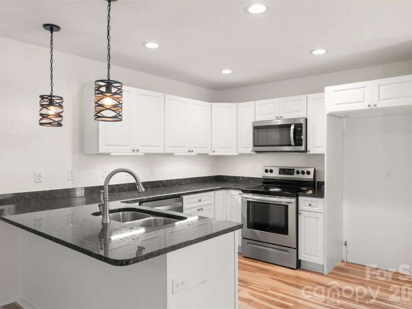 2201 Bow Brook Trail, Matthews, NC 28104.  MLS# CAR4386664, YatesRealty ID 28861. 
