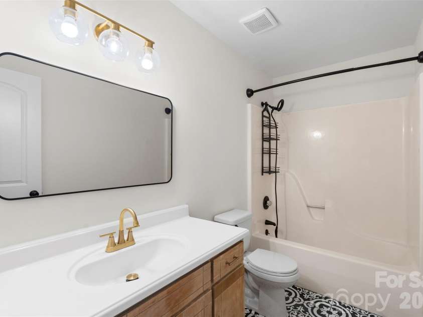 2201 Bow Brook Trail, Matthews, NC 28104.  MLS# CAR4386664, YatesRealty ID 28861. 