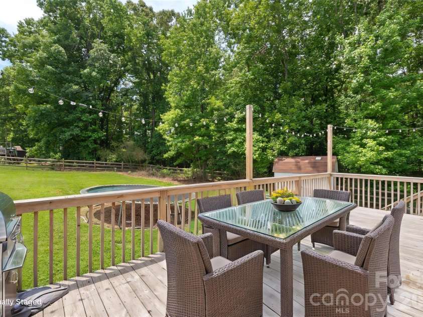 2201 Bow Brook Trail, Matthews, NC 28104.  MLS# CAR4386664, YatesRealty ID 28861. 