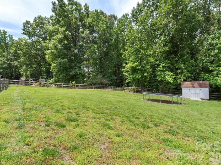 2201 Bow Brook Trail, Matthews, NC 28104.  MLS# CAR4386664, YatesRealty ID 28861. 