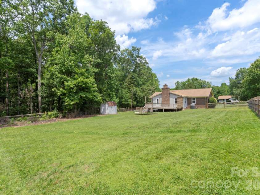 2201 Bow Brook Trail, Matthews, NC 28104.  MLS# CAR4386664, YatesRealty ID 28861. 