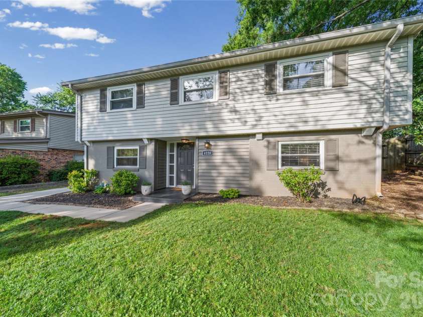 4220 Firwood Lane, Charlotte, NC 28209.  MLS# CAR4388006, YatesRealty ID 28862. 