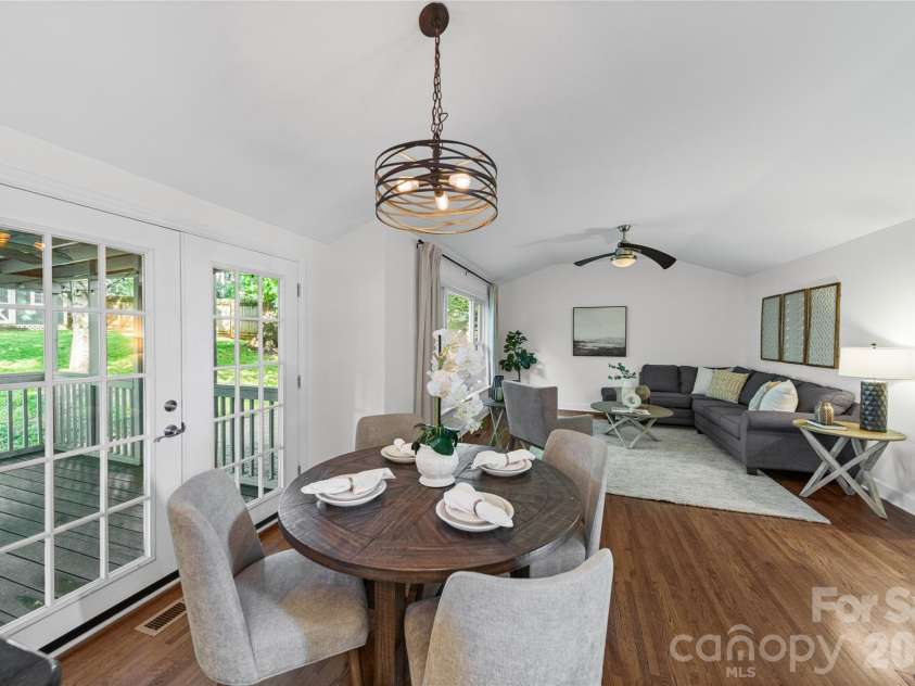 4220 Firwood Lane, Charlotte, NC 28209.  MLS# CAR4388006, YatesRealty ID 28862. 