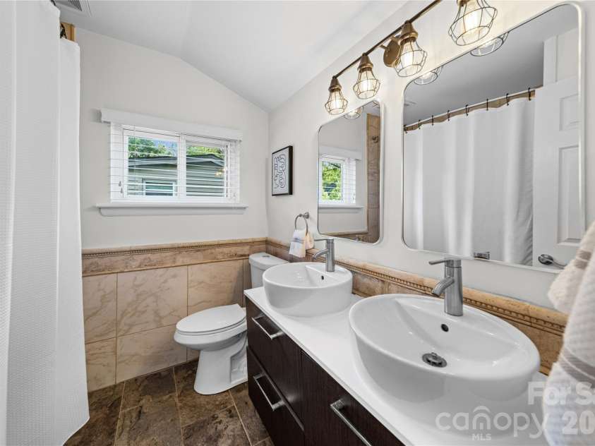 4220 Firwood Lane, Charlotte, NC 28209.  MLS# CAR4388006, YatesRealty ID 28862. 